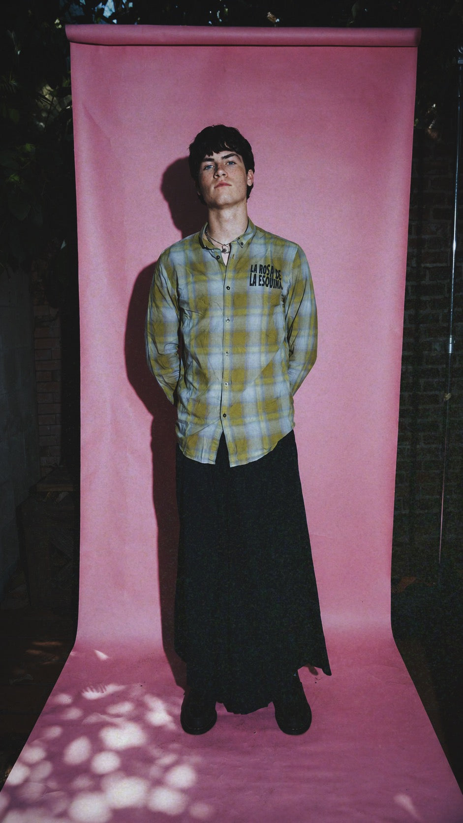 La Rosa vase button down