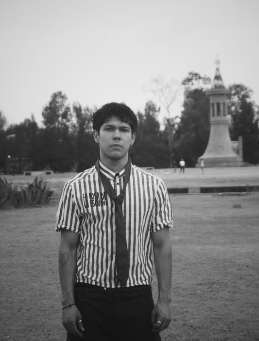 La Rosa Vase shirt